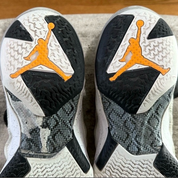 DD6958-108 Nike Air Jordan 37 Oreo Men\'s Size 11.5 Sneaker Shoes Basketball main image 4